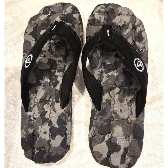 Volcom Shoes Men's Size 7-71/2 Flip Flop Sandals Comfort Outdoor Beach Camo - Picture 1 of 8